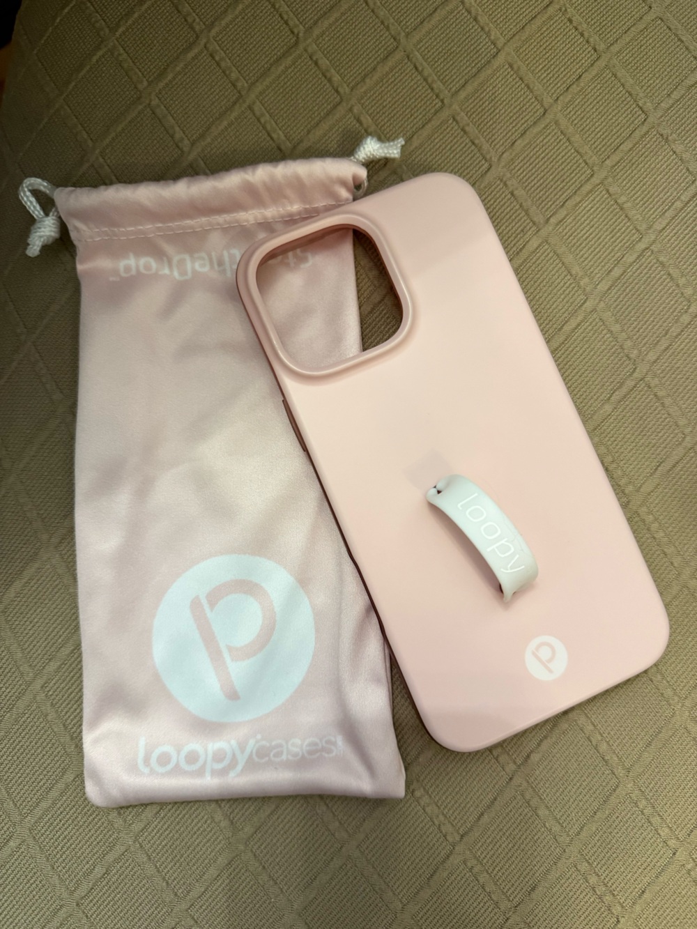 Loopy iPhone 16 pro max blush case